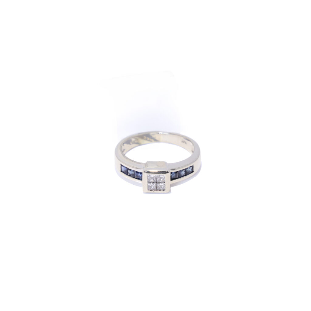Anillo de Zafiros y Diamantes